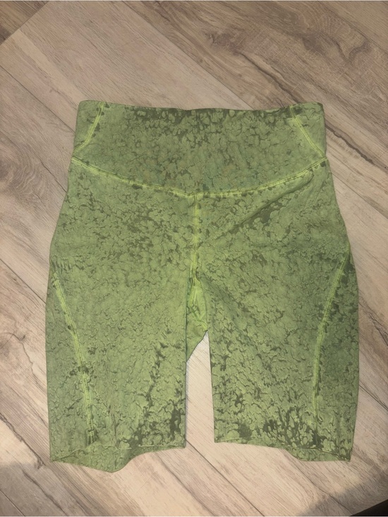 lululemon athletica Pants - lululemon athletica Green Patterned High-Rise Bike Shorts